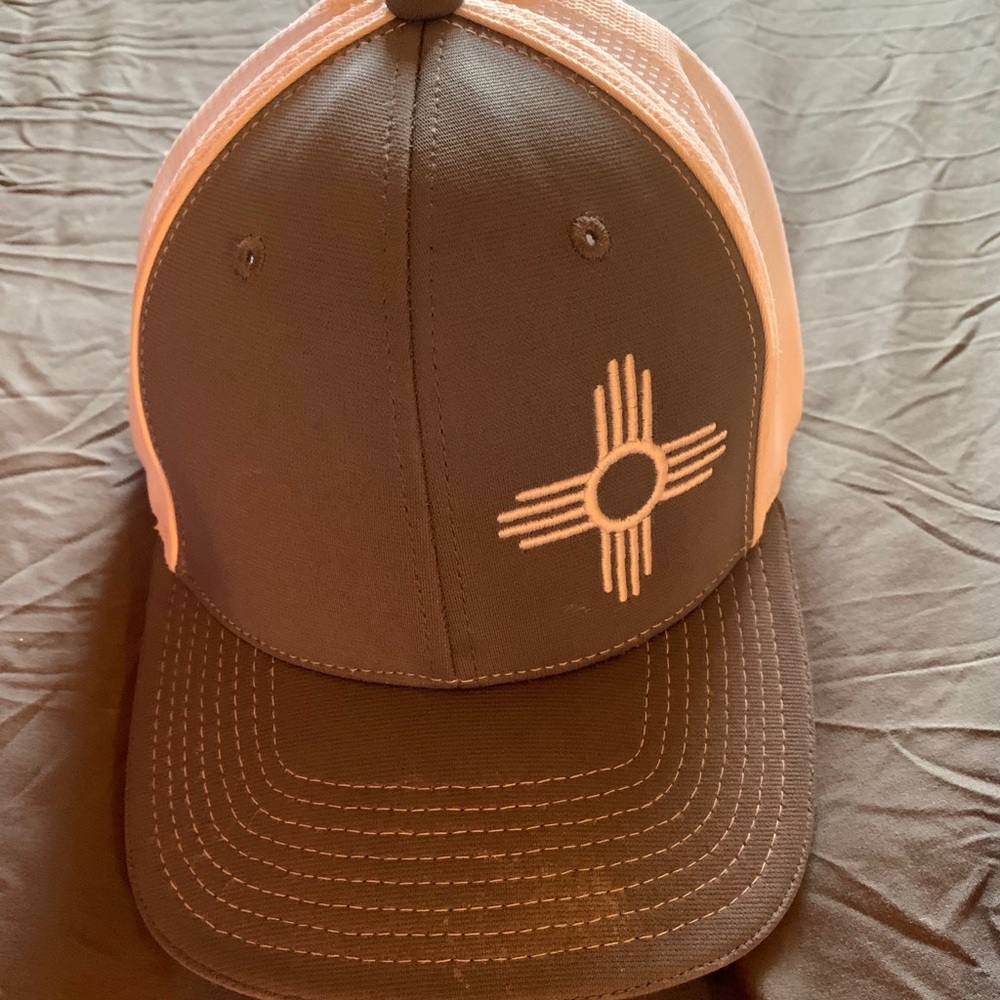 Men’s fitted hat